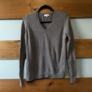 Mauve Cashmere V-Neck Sweater